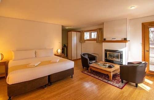 Lake St. Clair Cabin | Lake St Clair Lodge