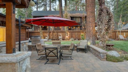 Kings Beach House | Lake Star by AvantStay Hot Tub Walk to Beach