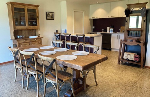 Tasman Region Other | Lake Station House-Cosy Farm House nestled into Lake Station