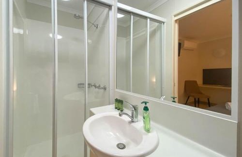 Sea Lake Hotel | Lake Tyrrell Accommodation LTA