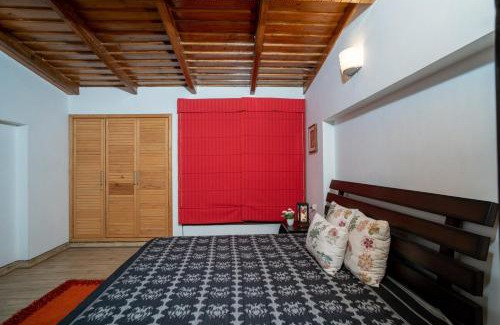 Mallital House | Lake View 2BHK close to Mall Road l Bay Breeze