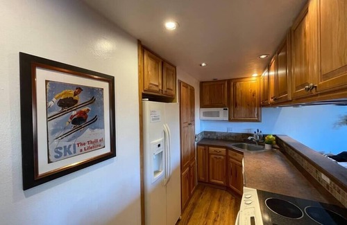 Dillon Apartment | Lake View | 3 Bedroom Condo