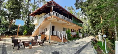 Vastare House | Lake view nest chikkamagluru