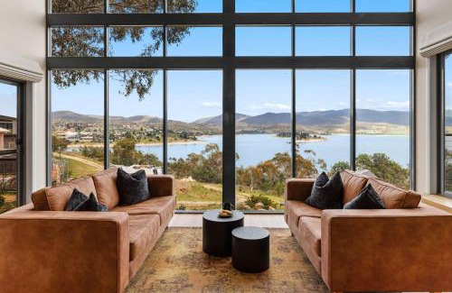 East Jindabyne House | Lake View Retreat