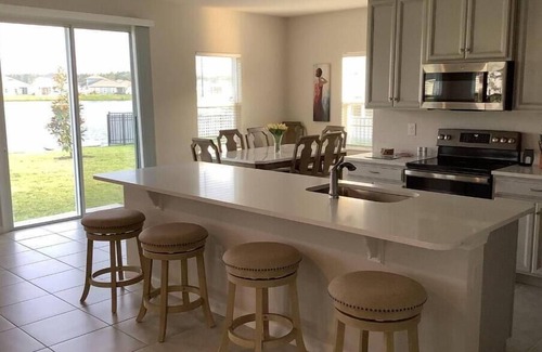 Westside House | Lake View, Spacious 4 Bedroom Home on Quiet Street