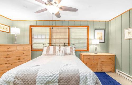 The Galena Territory House | Lake Views! Hot Tub! Family & Pet Friendly!
