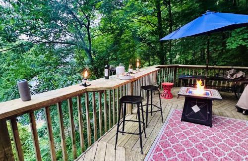 South Britain House | Lake Zoar Cabin