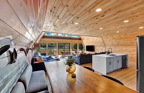 Blakeslee Cabin | Lakefront AFrame, Heated Bio Pool, Spa, Sauna, Theatre, GameRoom, Lake acccess