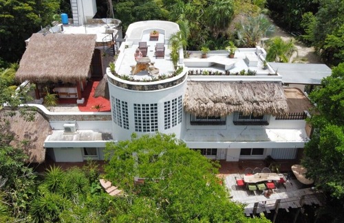 Buenavista Villa | LAKEFRONT AMAZING VILLA! away from the hustle & Bustle ~Dock Palapa Kayaks SUP~B