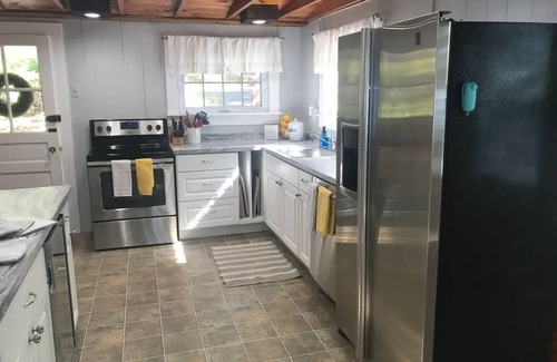 Otis Apartment | Lakefront Cottage in the Berkshires