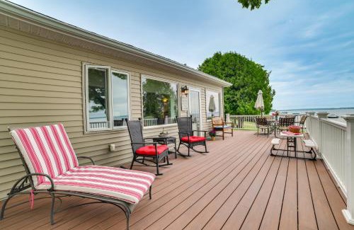 Alanson House | Lakefront Cottage Near Snowmobiling and Nubs Nob!