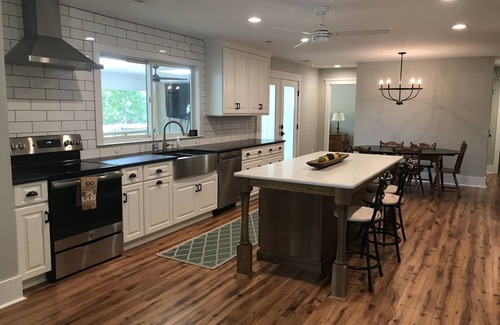 Mooresville House | Lakefront Cottage, spacious and completely renovated craftsman home