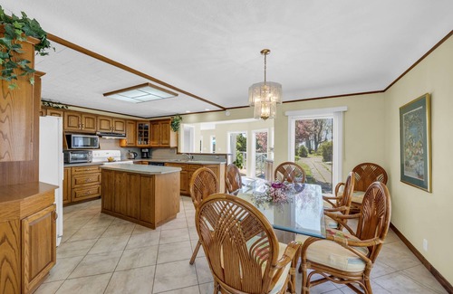 Harwich House | Lakefront Estate Home W/Guest House Private Beach!