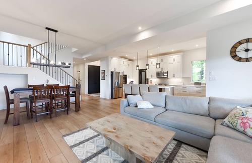 Okanagan-Similkameen House | Lakefront Home in the Village