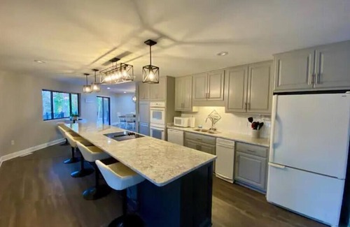 Anderson House | Lakefront Home w/Deep Water and Private dock