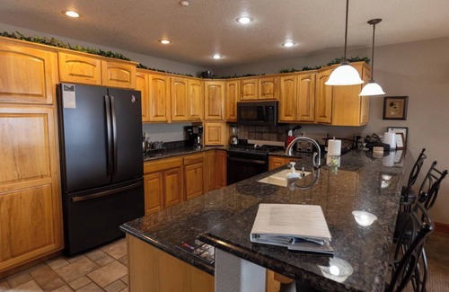 Grand Lake Condo | Lakefront Luxury Townhome at Beacon Landing Townhomes and Marina Unit 5