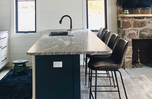 Harveys Lake House | LAKEFRONT + SUNSETS = Ds LAKE HOUSE