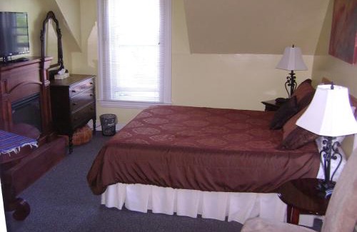 Yarmouth Hotel | Lakelawn B&B and Motel