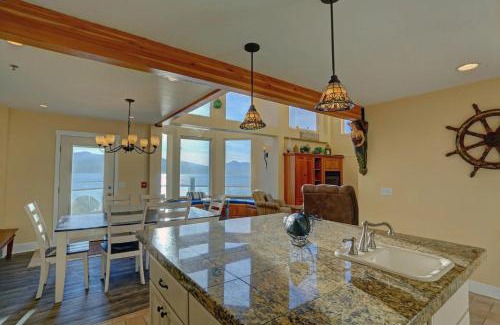 Homer House | Lakeshore Lodging Lodge 711