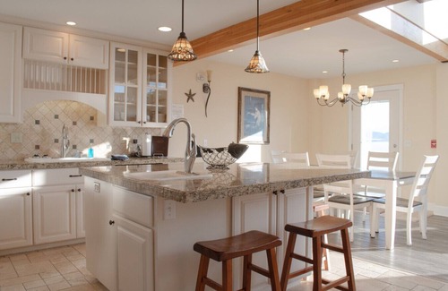 Homer Condo | Lakeshore Lodging Ocean Front Lodges