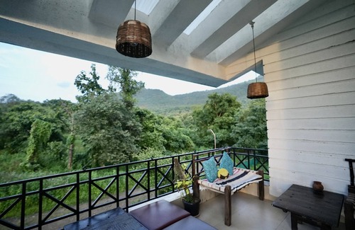 Khalapur House | Lakeside Boheme Inn