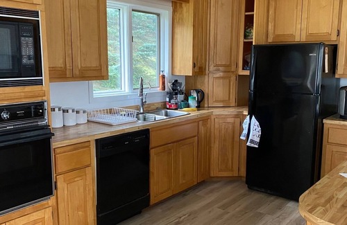 Cambridge-Narrows House | Lakeside bungalow retreat in Cambridge Narrows, NB