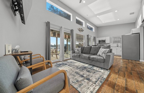 Silver Springs House | Lakeside Getaway with Kayaks!