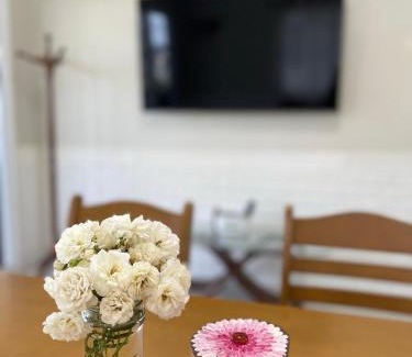 Tha Wang Thong House | Lakeside Happy Home