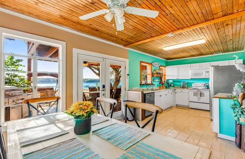 Rocky Ridge House | Lakeside House | Waterfront escape in Austin with resort-style pool