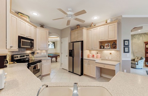Pelican House | Lakeside Living, Private Beach, Pool Table, Two Heated Pools - The Joint Venture - Roelens Vacations