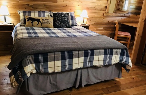 Idabel Lake Cabin | Lakeside Lodge Suite at a Wilderness Resort