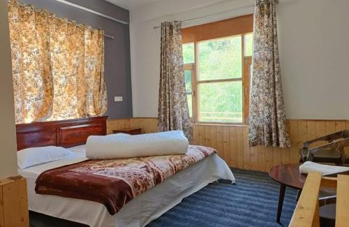 Nako Hotel | Lakeside Nako Hotel & Restaurant