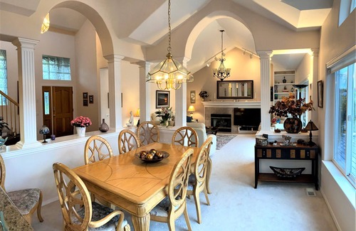 Bayshore - Klatt House | Lakeside Private 4 Bedroom Home In South Anchorage, With Boat Availability.