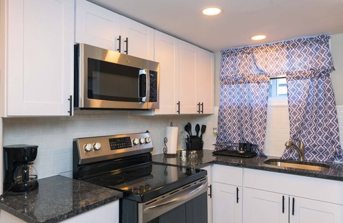 Henryville Cabin | Lakeside Retreat! SPECIAL PRICING! DON'T MISS OUT!