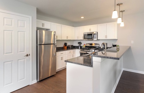 Lake Erie Beach Condo | Lakeside Vibe- Brand new