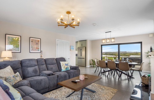 Clifden Ski Chalet | Lakeview House Ballyconneely