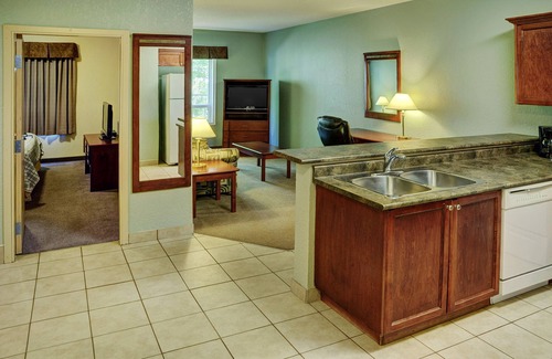 Chetwynd Hotel | Lakeview Inns & Suites - Chetwynd