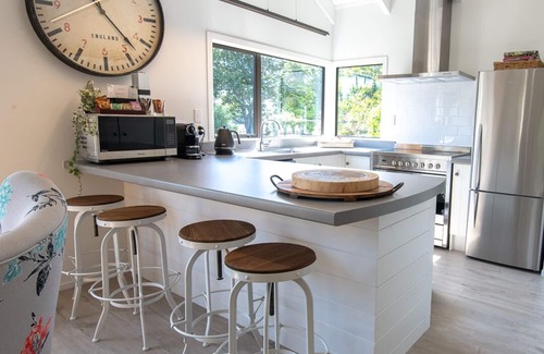 Karapiro Cabin | Lakeview Lodge Karapiro - Bijou Hamptons