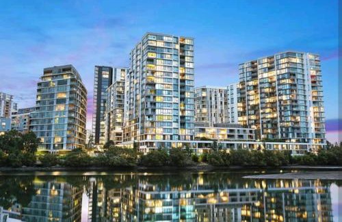 Wolli Creek Apartment | Lakeview Luxury 3Bedrooms Apt Wolli Creek close to Airport CBD