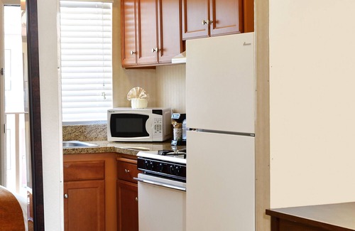 Rolando Village Hotel | Lamplighter Inn & Suites at SDSU