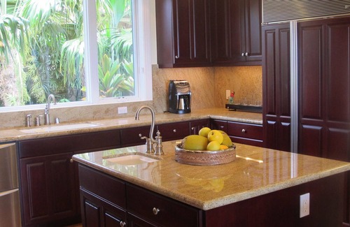 Lanai City House | Lanai Ocean Views, Sweetheart Rock and a Beach the Dolphins Love!