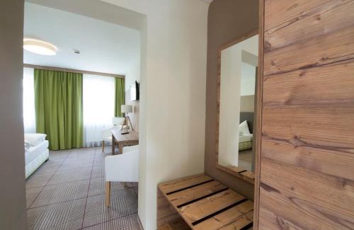 Konigsbrunn am Wagram Hotel | Landgasthof zum Goldenen Hirschen