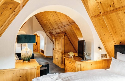 Neuhof an der Zenn Hotel | Landgasthof Hotel Riesengebirge