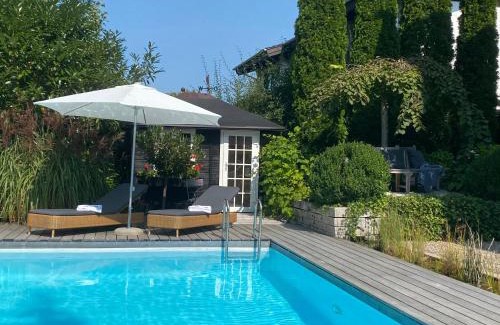 Oberstdorf Apartment | Landhaus am Plattenbichl - Luxus Apartment mit Pool und Sauna - im Sommer Bergbahn inklusive
