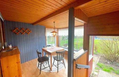 Hohenbollentin House | Landhaus mit Pool, Bungalow in der Natur