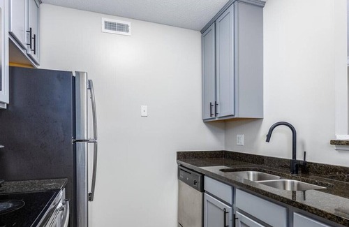 Lewis Center Apartment | Landing at Oak Creek at Polaris - 1 Bedroom in Downtown Columbus