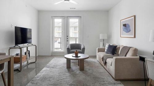 Austin Apartment | Landing at The Artesian at Bee Cave - Lakeway
