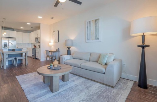 Wetmore Apartment | Landing | Chic 1BD, Clubhouse, Gym