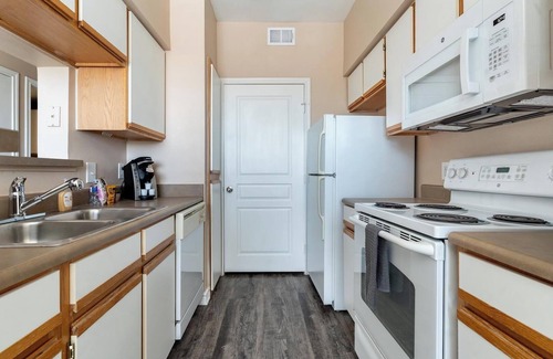 Fort Worth Apartment | Landing | Chic 1BD, Gym, Pool