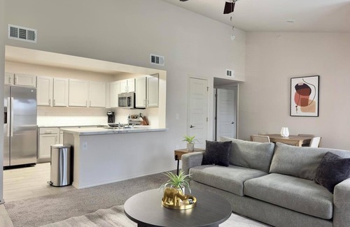 Belton Apartment | Landing | Chic 1BD, Pool, Clubhouse